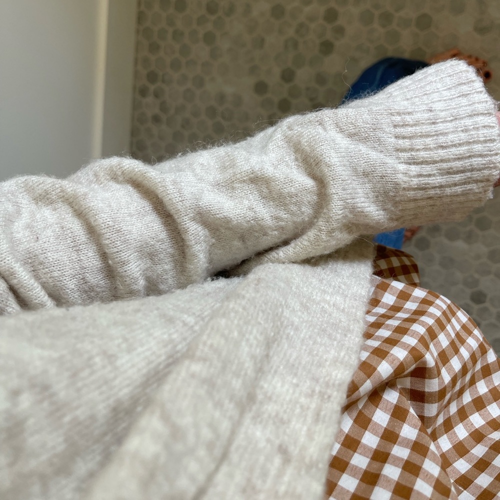 H&M Cardigan - Picture 2 of 4
